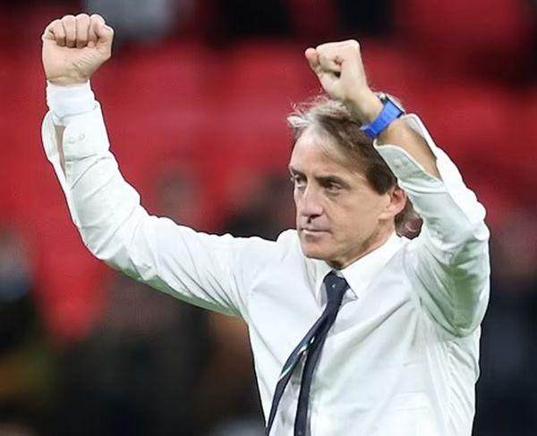 官方赛程-曼奇尼：西班牙无锋让我惊讶 博努奇：点球不知选谁